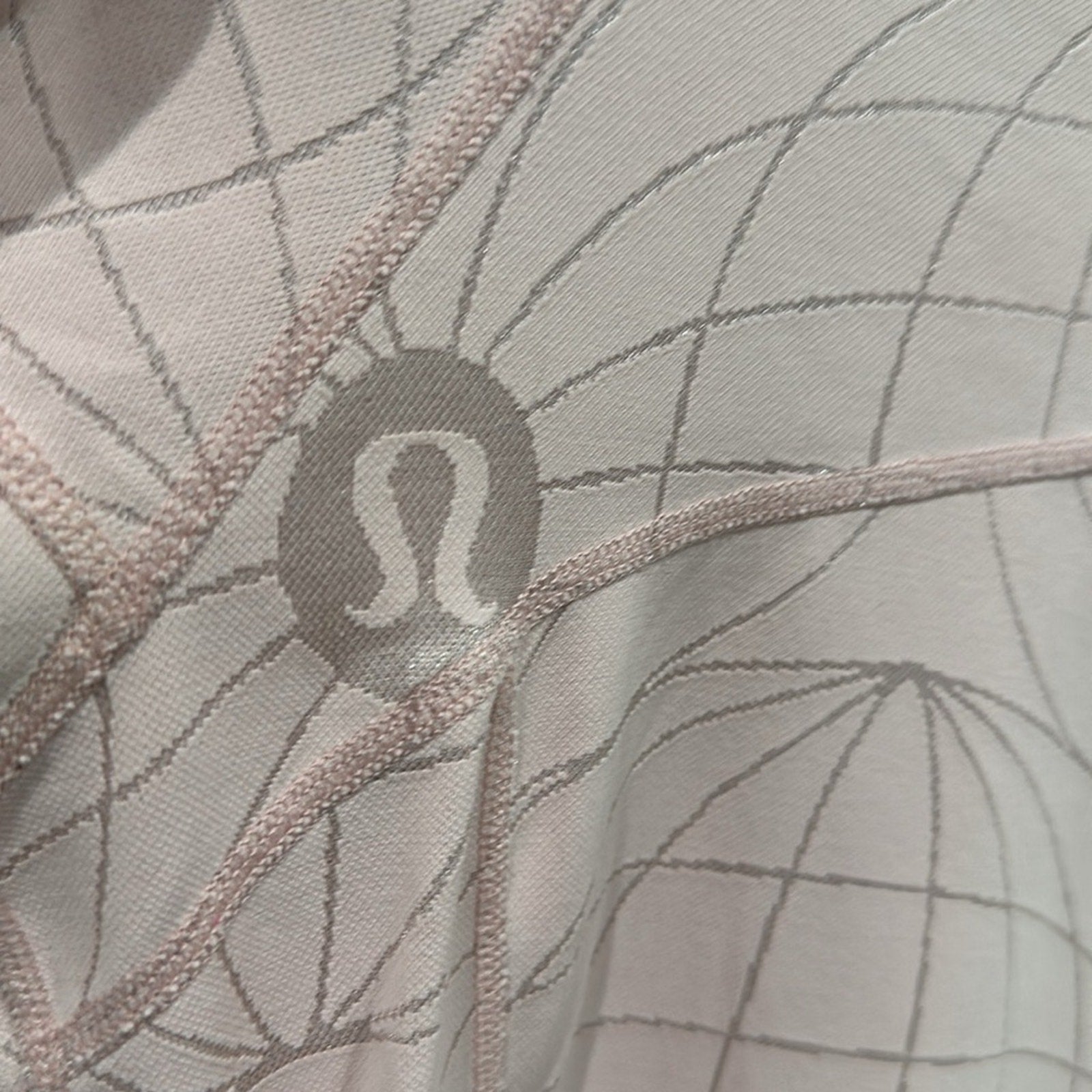 6119/6120 Lululemon Rare Women’s Long Sleeve Size 8