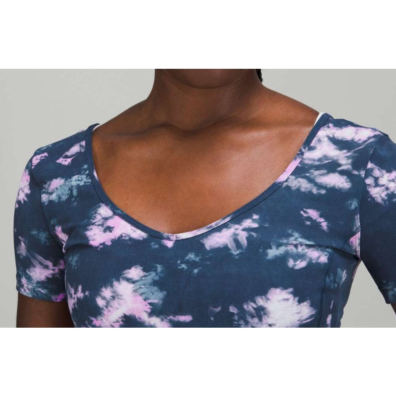 6590 -  LULULEMON Align T-Shirt Circulate Tie Dye Mineral Blue Sz 8