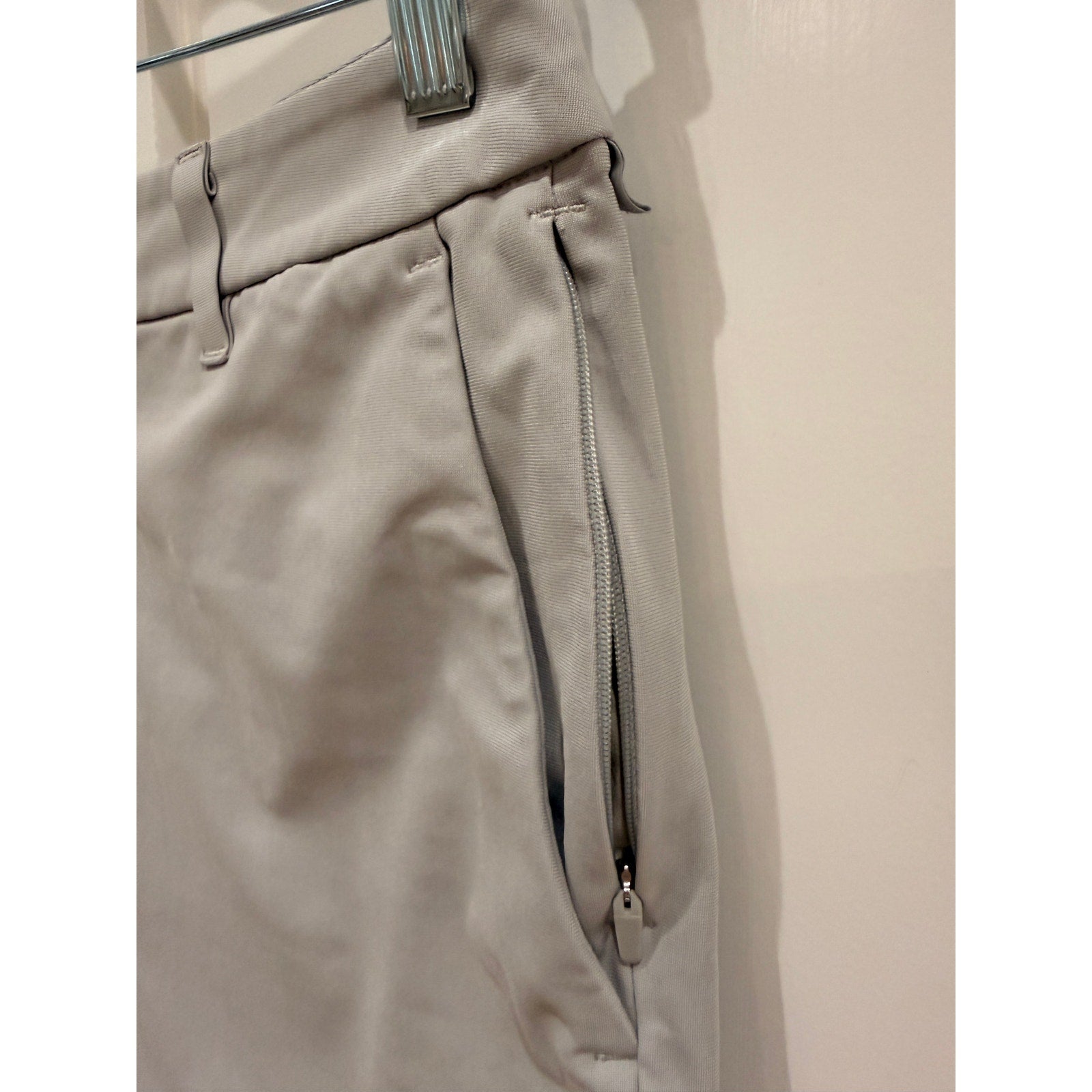 423 - LULULEMON Commission Classic-Fit Short 7" *Warpstreme Trench 32W