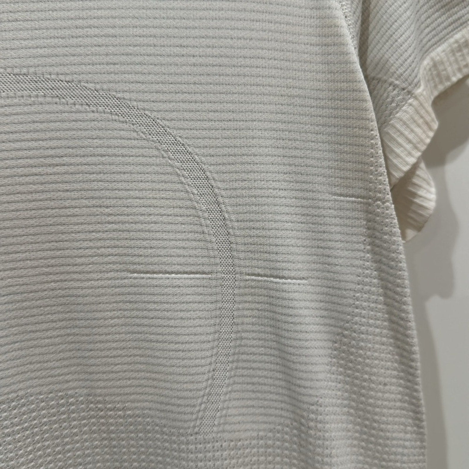 (6061)  🍋 LULULEMON RUN: Swiftly Tech Short Sleeve Crew Sz 10 **LOVED