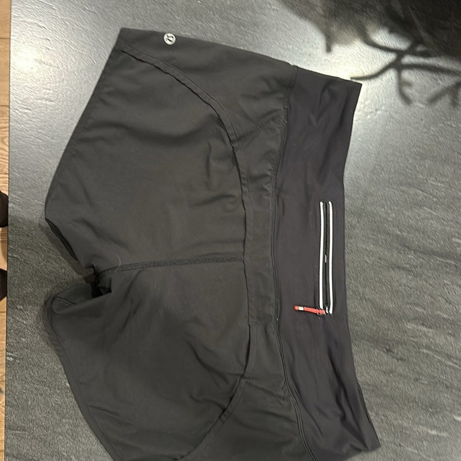 (6275) LULULEMON Run: Speed Short *Block-It Pocket in Sz 12 *BLACK