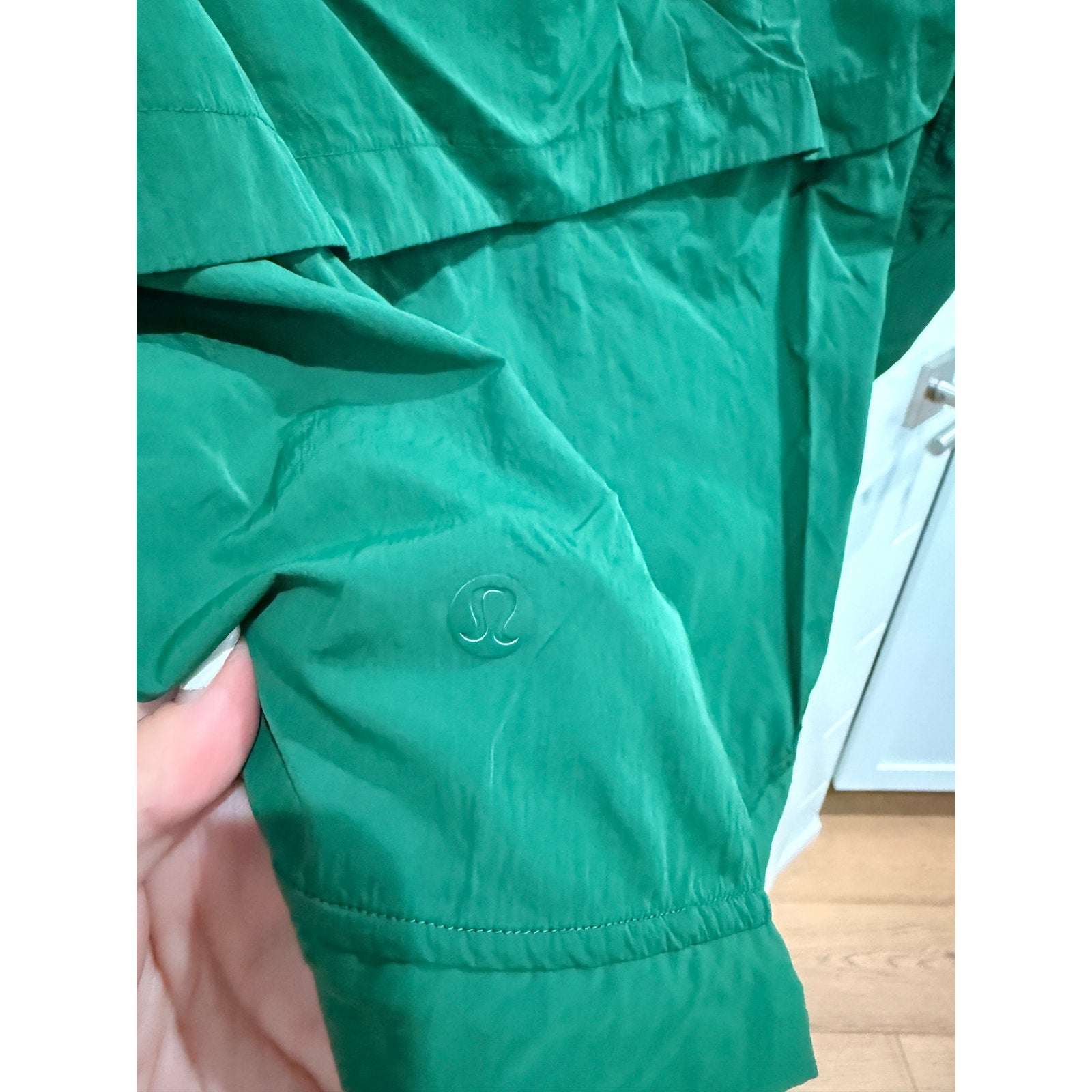 461 - Lululemon Lightweight Hooded Jacket in Everglade Green Sz 6