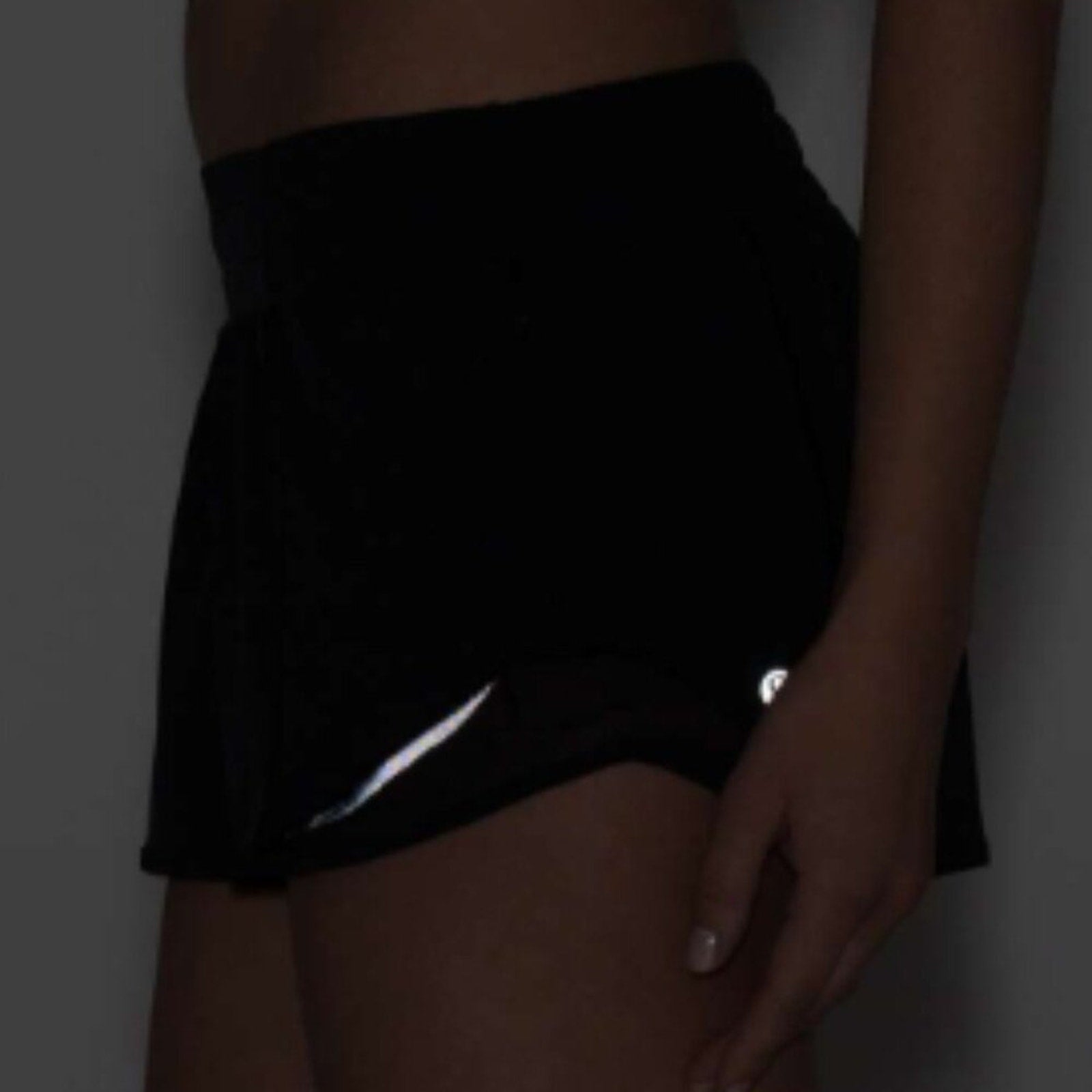 (6271) LULULEMON Hotty Hot Short 4" Sz 10 **LOVED *logo faded