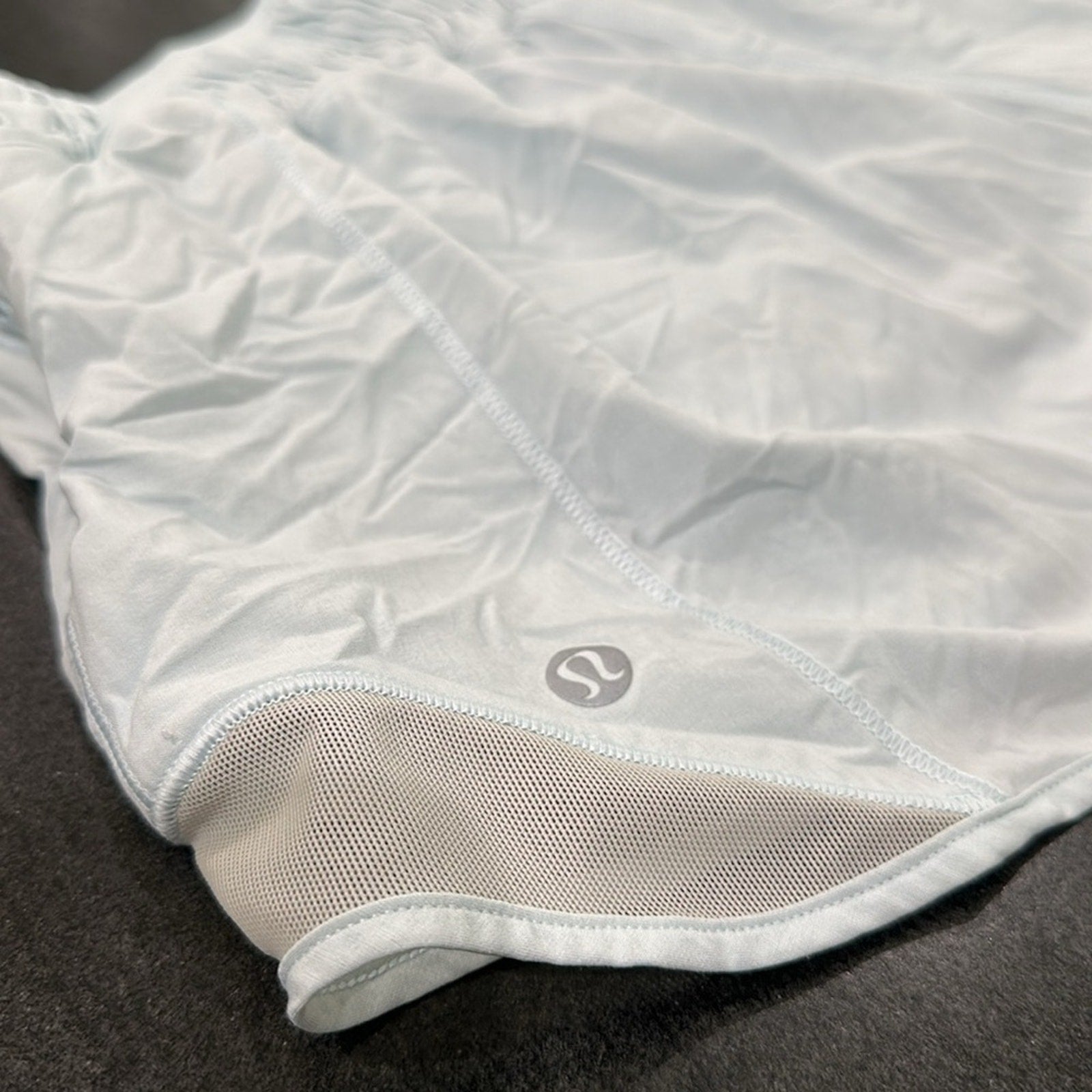 (6257) LULULEMON Hotty Hot High-Rise Lined Short 2.5" in Sz 6 *Loved *Powder Blu