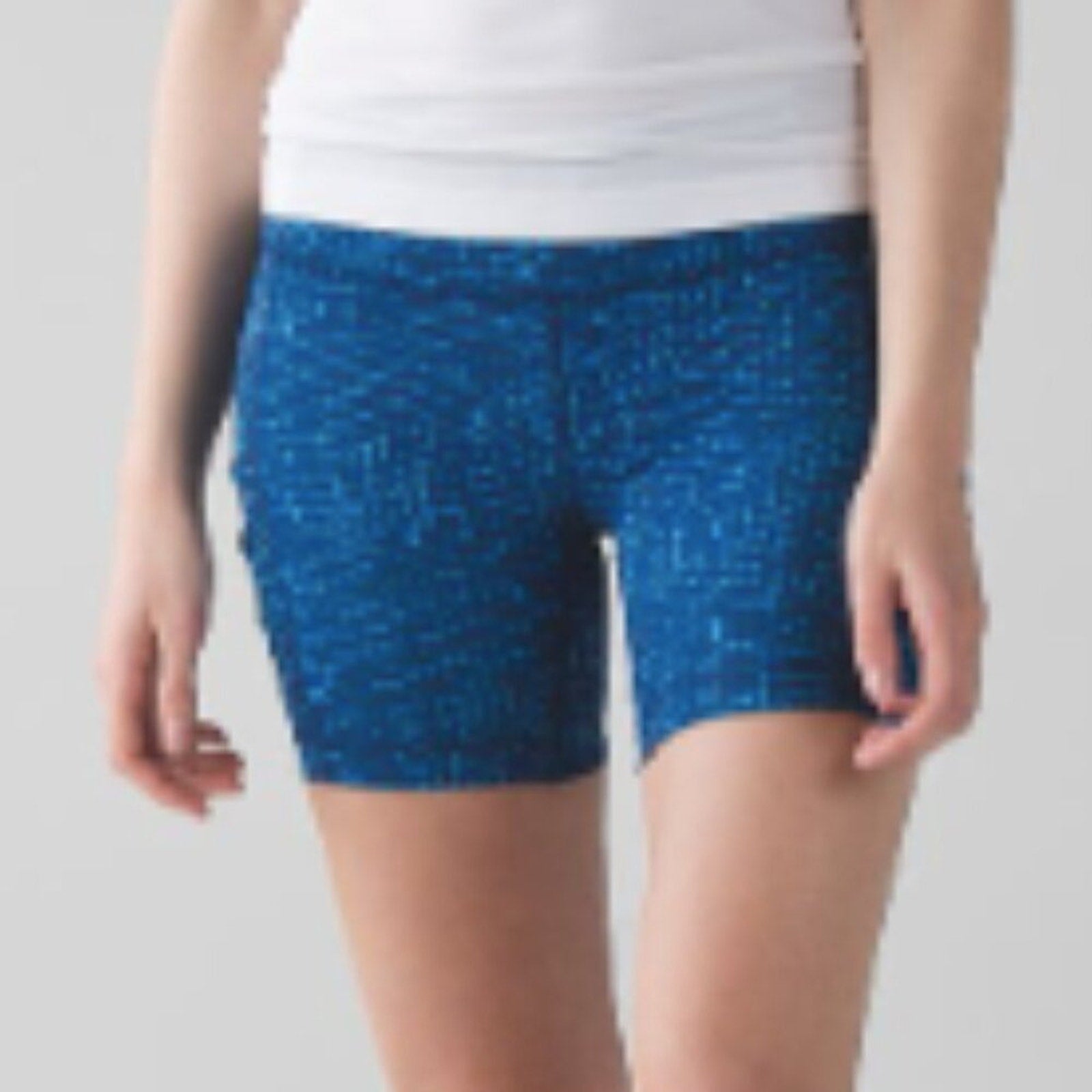 6097 - LULULEMON Speed Track Short Sz 4 **LOVED**