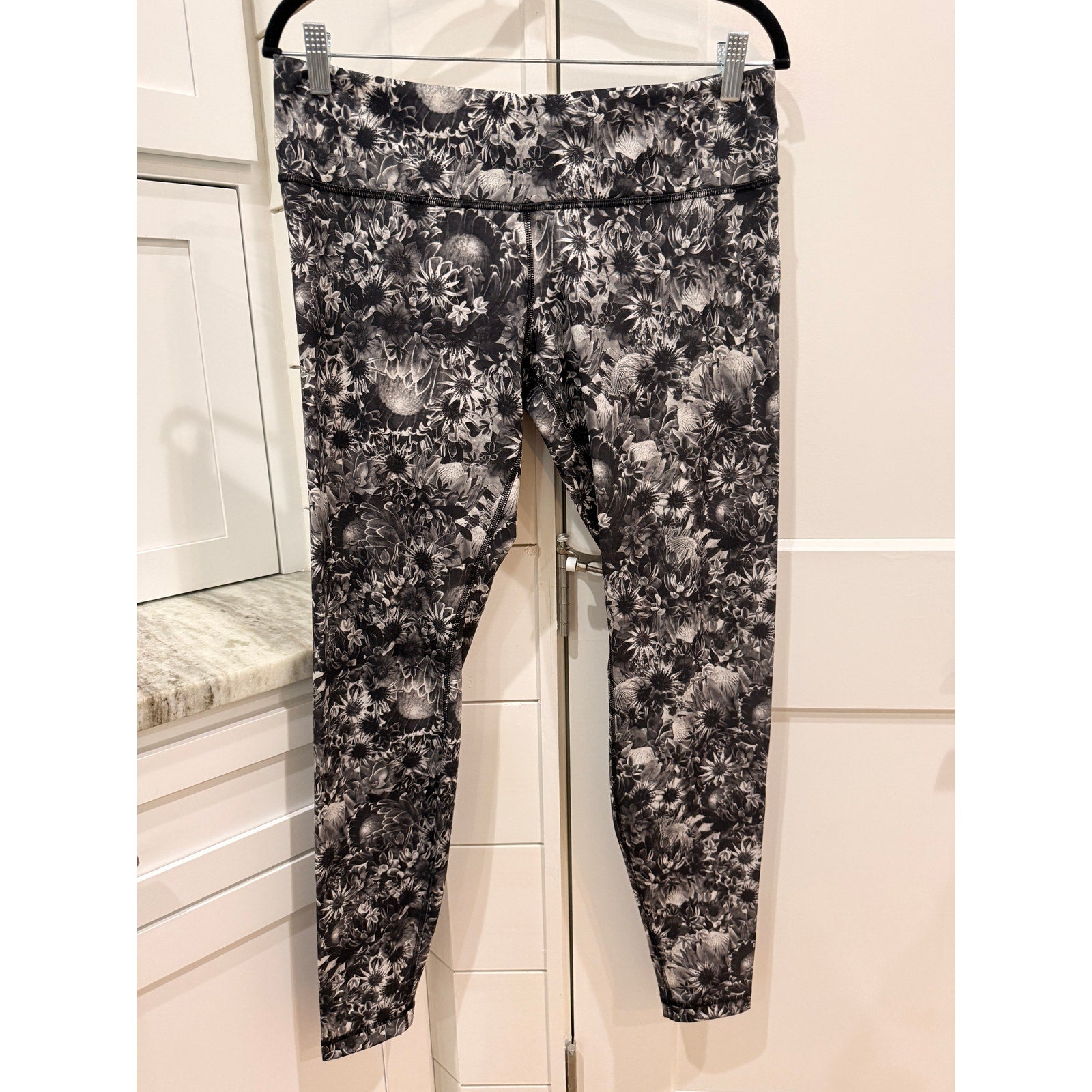 6607 LULULEMON Wunder Under Pant *Luxtreme Flowabunga Black Angel Wing Sz 12