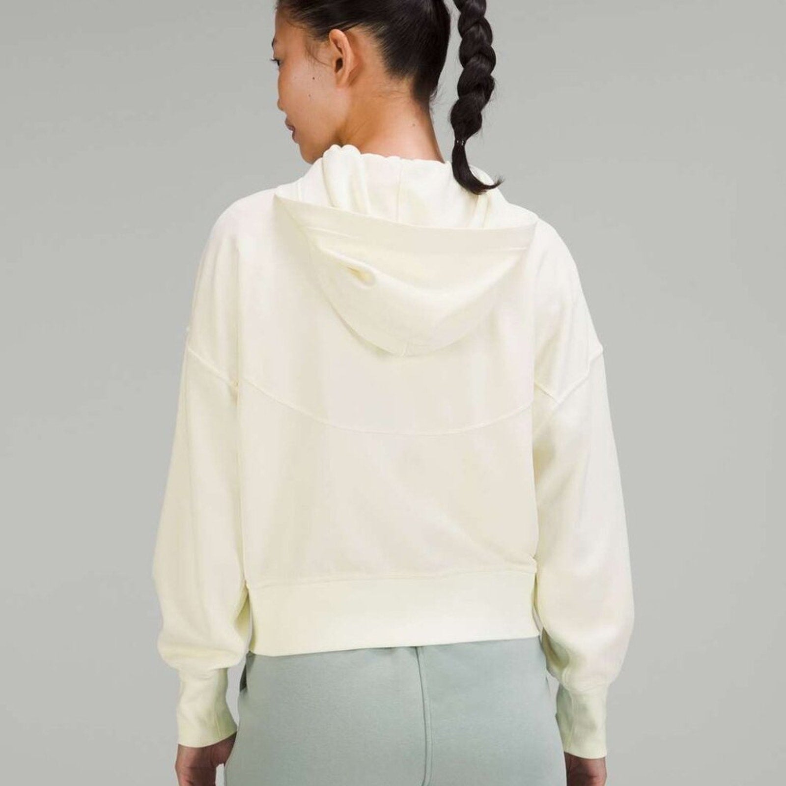 (6893) LULULEMON Softstreme Pocketed Hoodie in Lemon Sorbet in Sz4