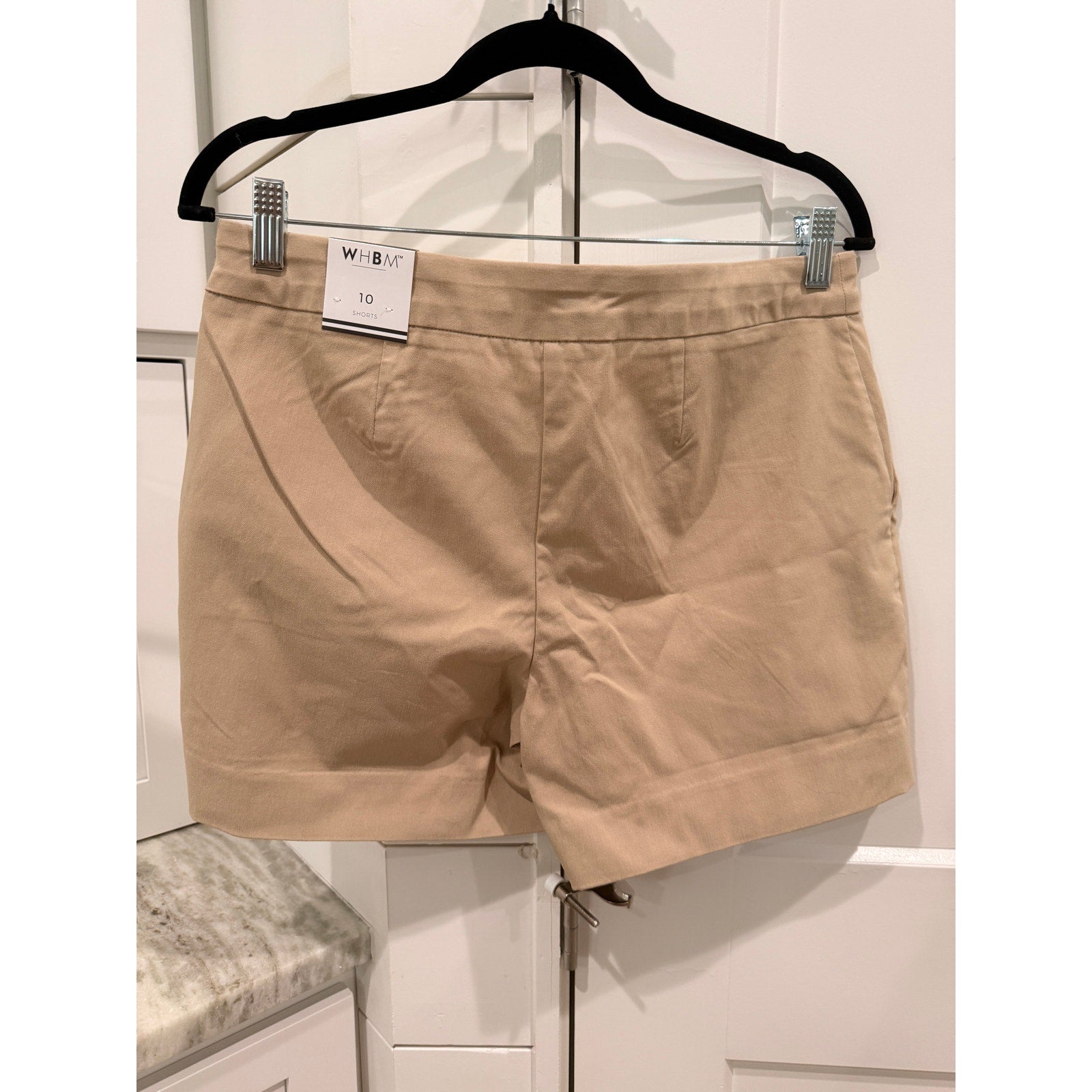 358 NWT WHITE House/Black Market Pull On Short in Sienna Sand in Sz 10