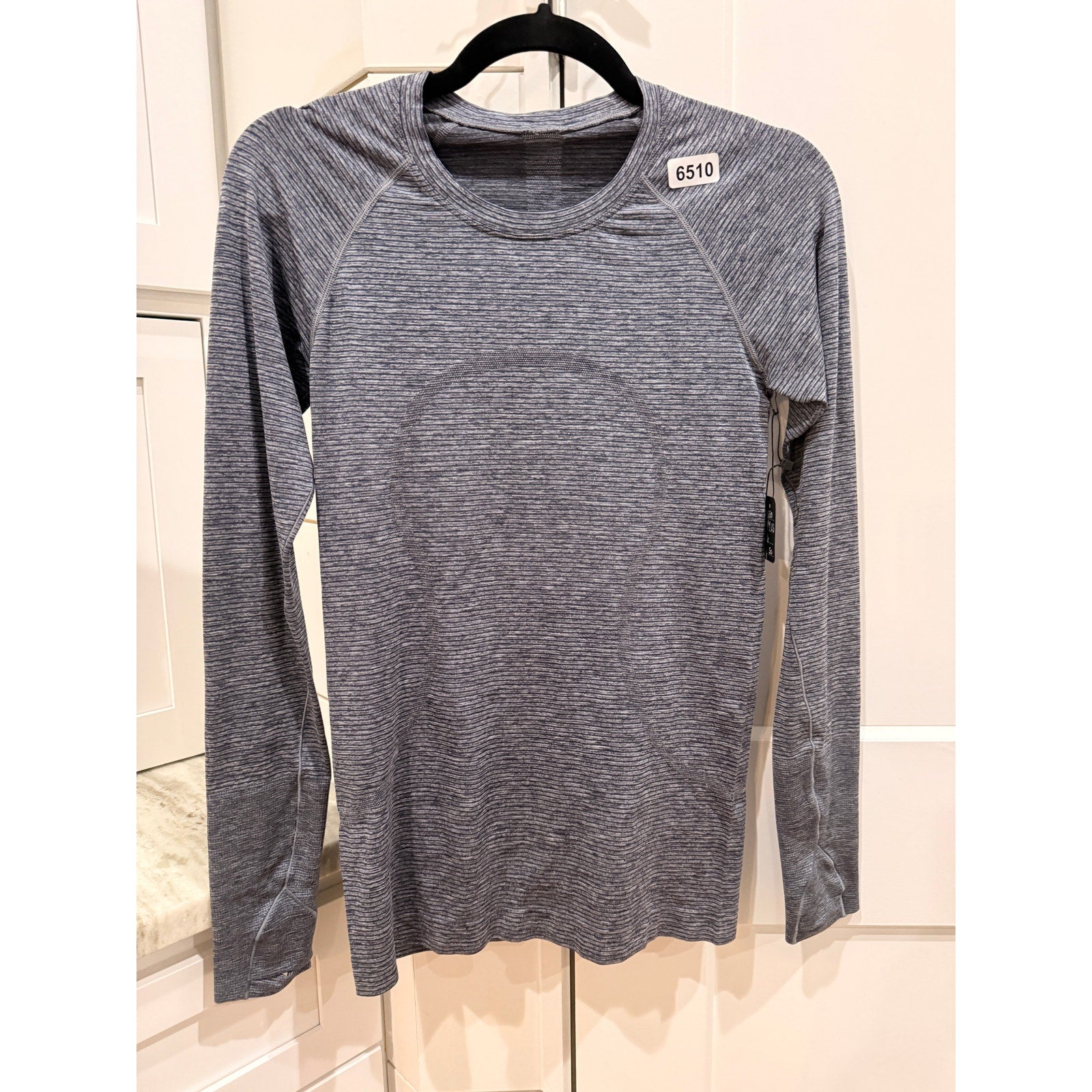 6510 - LULULEMON Swiftly Tech Long Sleeve Shirt 2.0 Tetra Stripe/Classic Navy in Sz 6