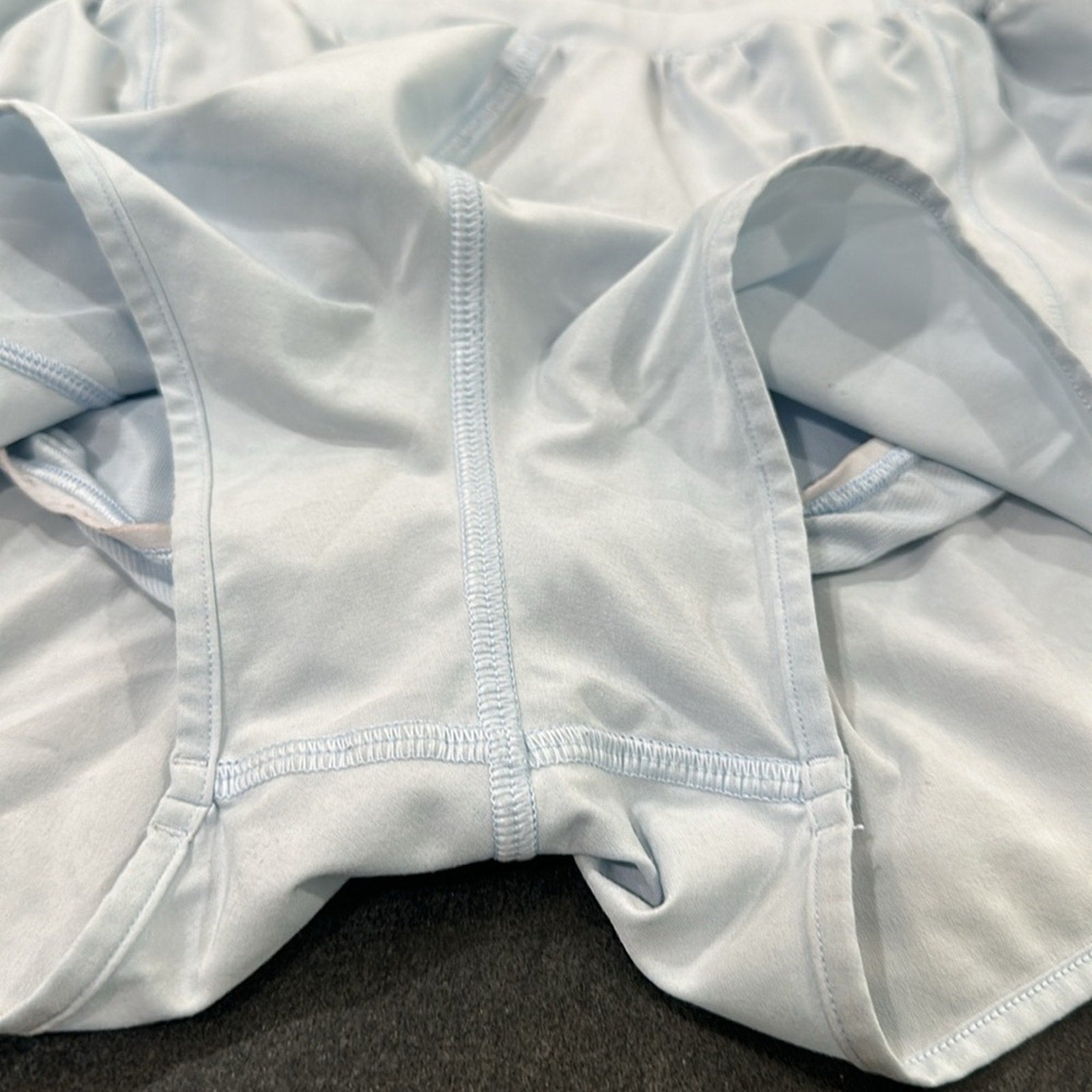 (6261) LULULEMON Hotty Hot High-Rise Lined Short 2.5" in Sz 6 *Loved *Blue linen