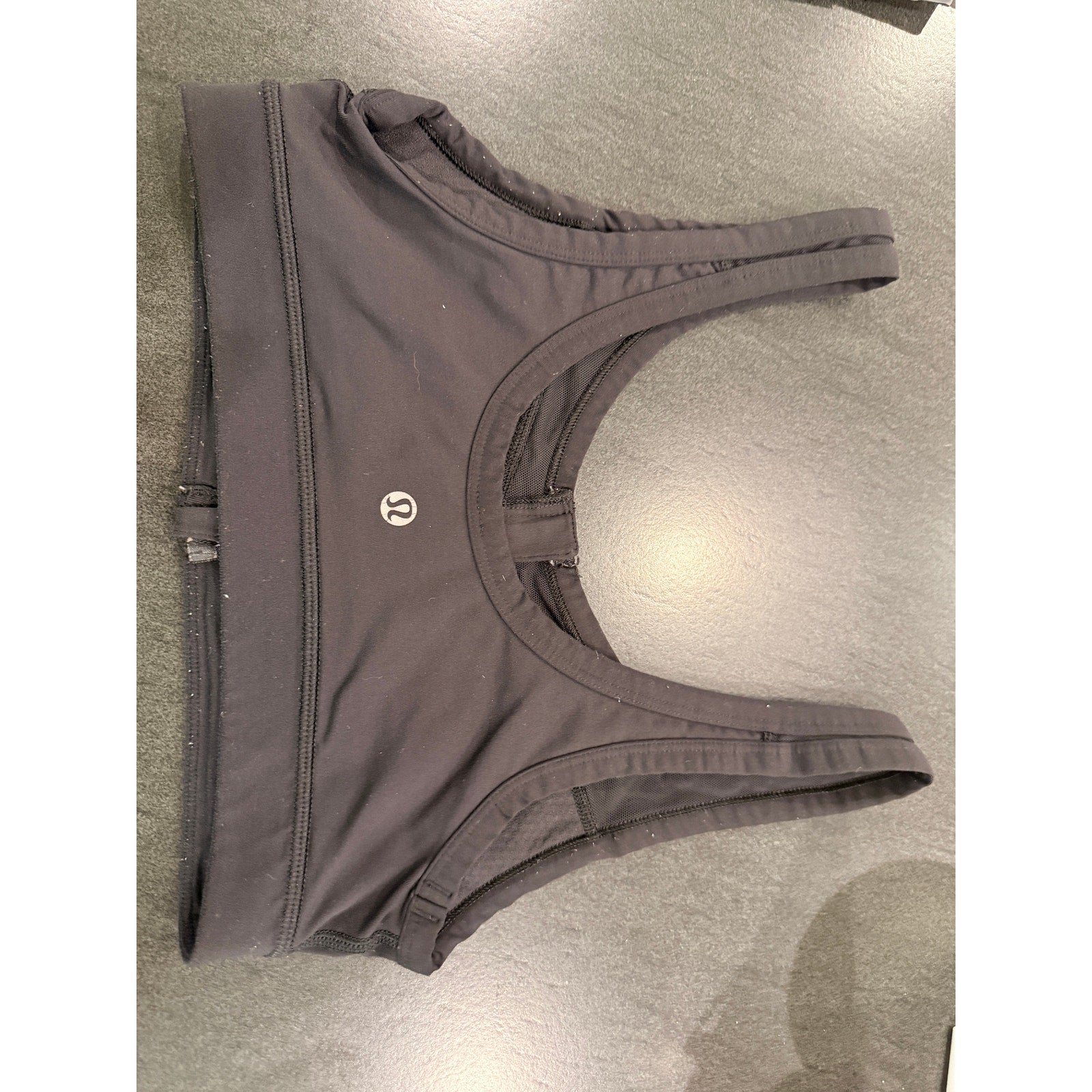 6752 -  Lululemon Drop It Like It's Hot Bra Black in Sz 6 **Some Pilling