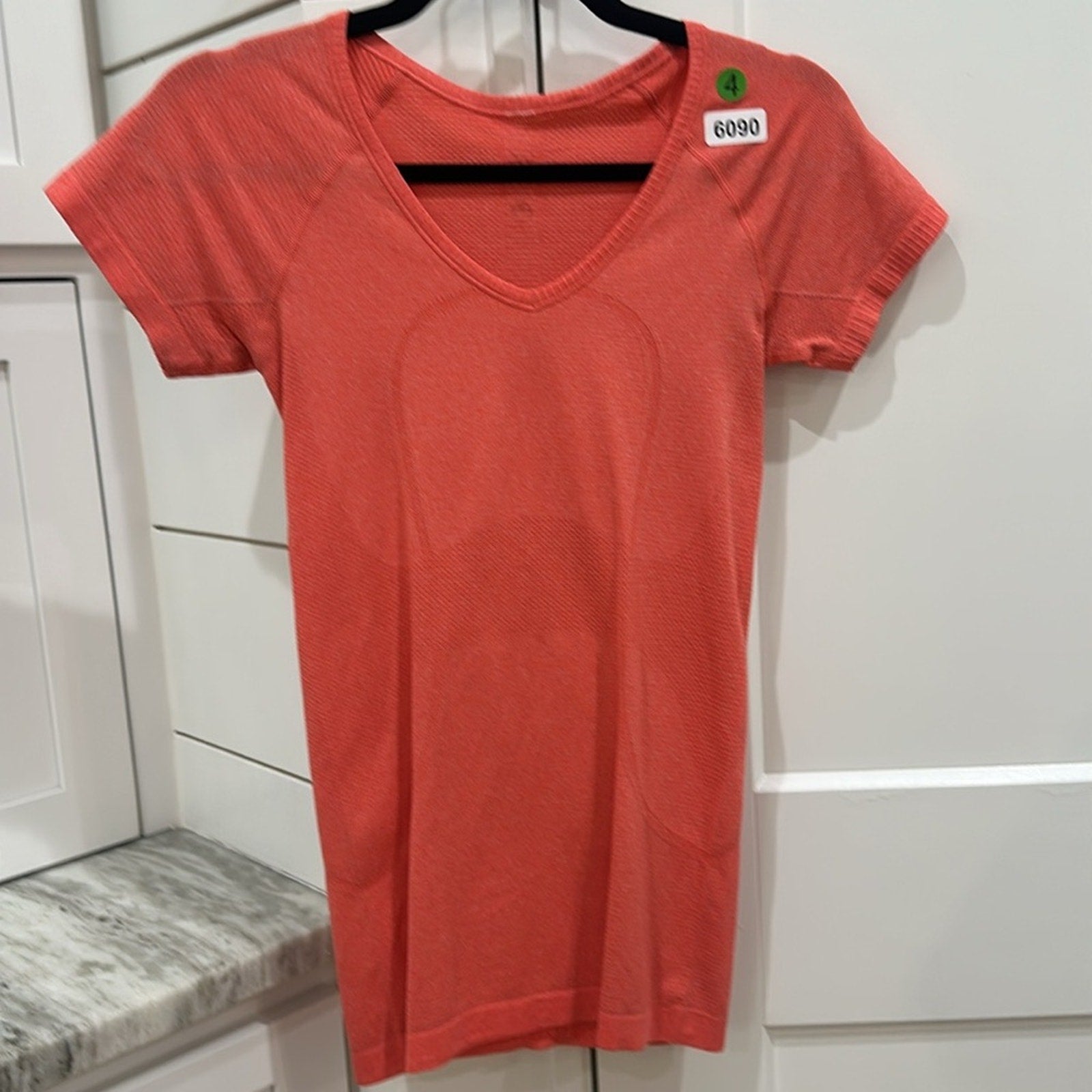 (6090)  🍋 LULULEMON RUN: Swiftly Tech Short Sleeve Crew Sz 4 **LOVED