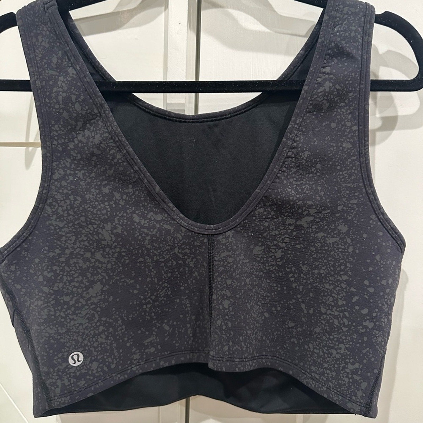 (6740) LOVED LULULEMON Energetic Edge Cropped Tank in BLACK Sz 12 ** SEE NOTES