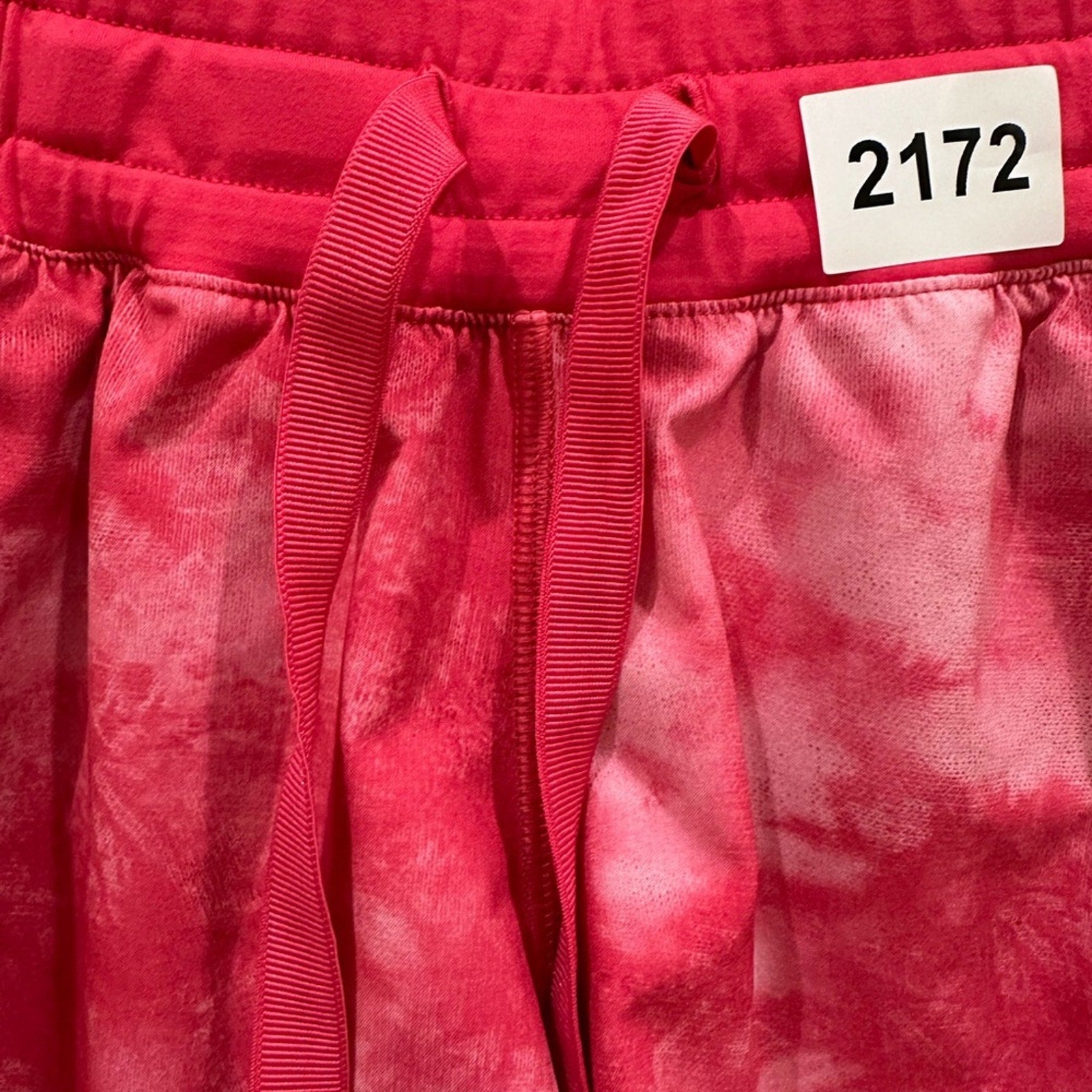 (2172) LULULEMON HOTTY HOT SHORTS Sz 4 **LOVED**