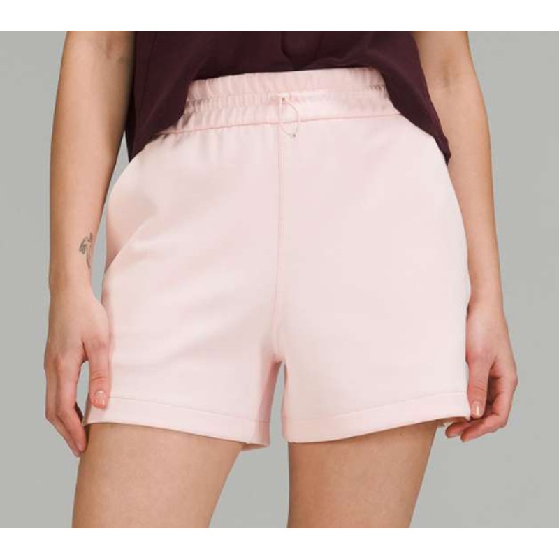 6715 - Lululemon Softstreme High-Rise Short 4" Strawberry Milkshake Sz 6 *SPOT
