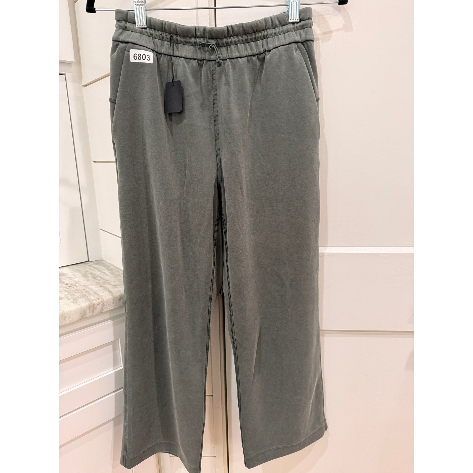 6803 Lululemon Softstreme High-Rise CROP Pant in Smoked Spruce Sz 6 *LOVED