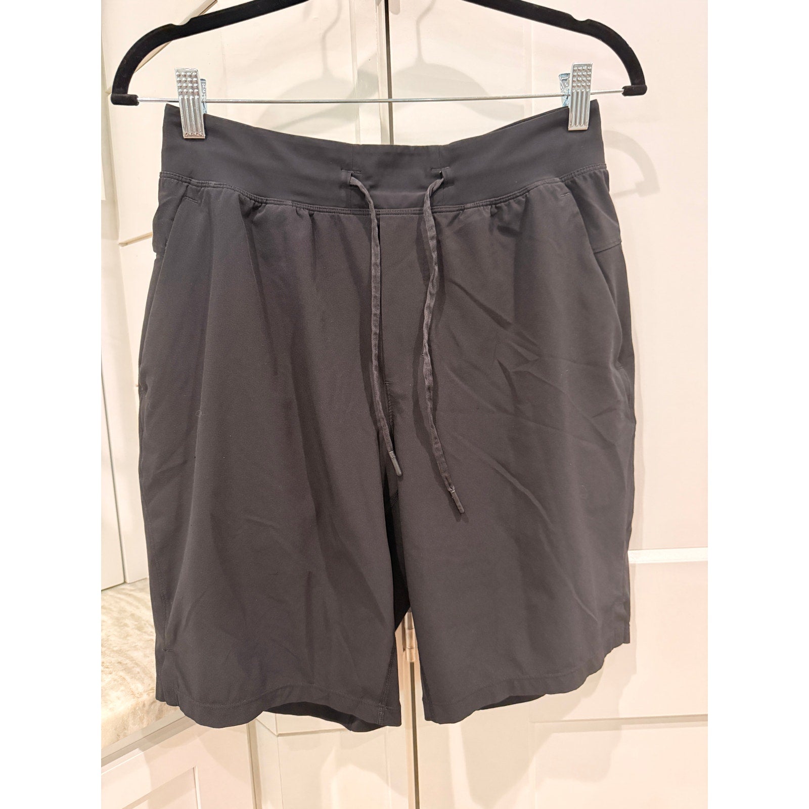 355 - LULULEMON T.H.E. Short 9" *Liner Black in SMALL
