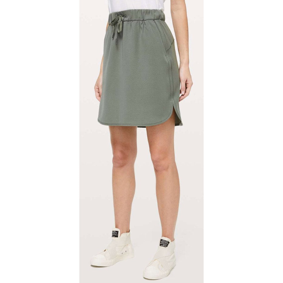 0041 LULULEMON On The Fly Skirt *Woven Grey Sage sz 4 *LOVED
