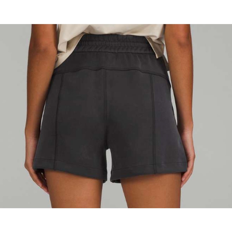 6760 - Lululemon Softstreme High-Rise Short 4" Black Sz 6