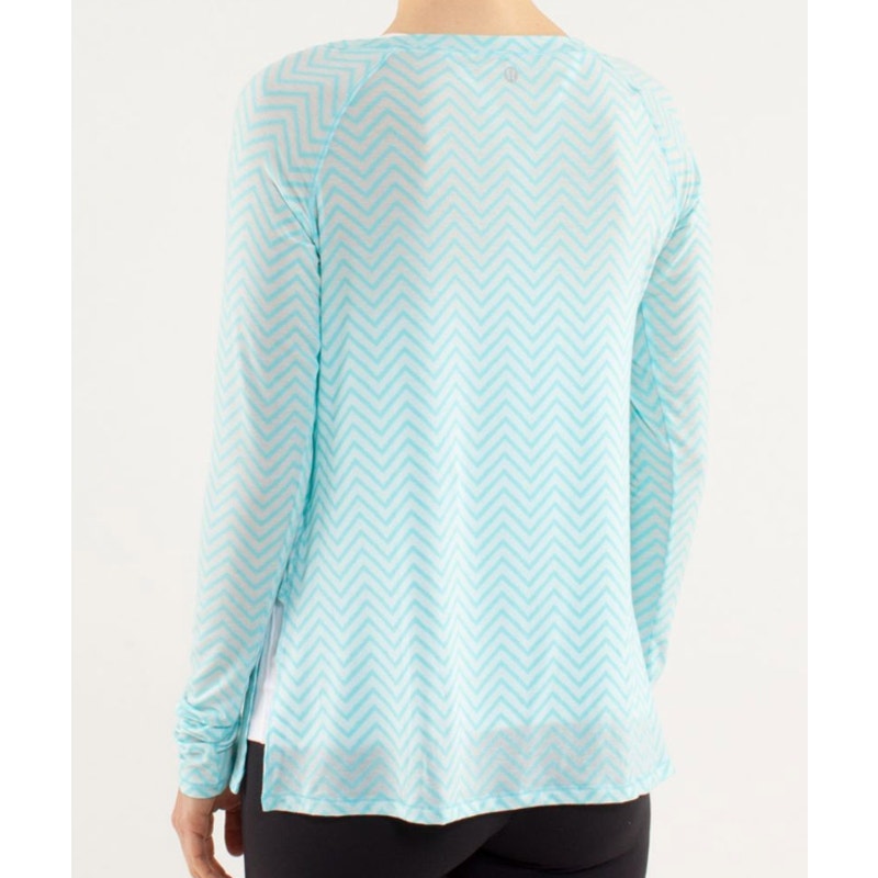 450 - LULULEMON Presence Of Mind Long Slv Texture Chevrn Angel Blue Sz 12 10