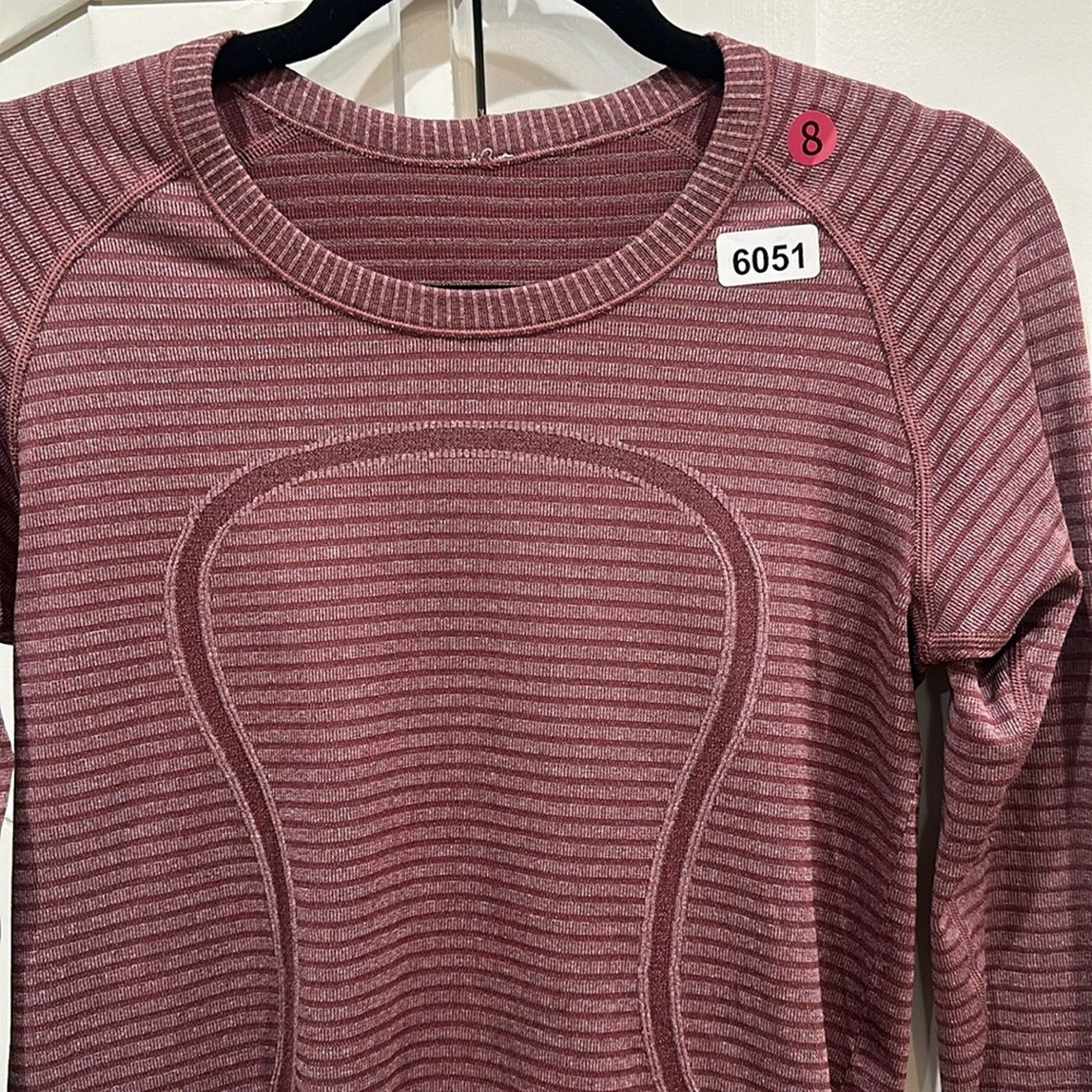 6051 -  LULULEMON RUN: Swiftly Tech Long Sleeve Crew Sz 8 *EUC
