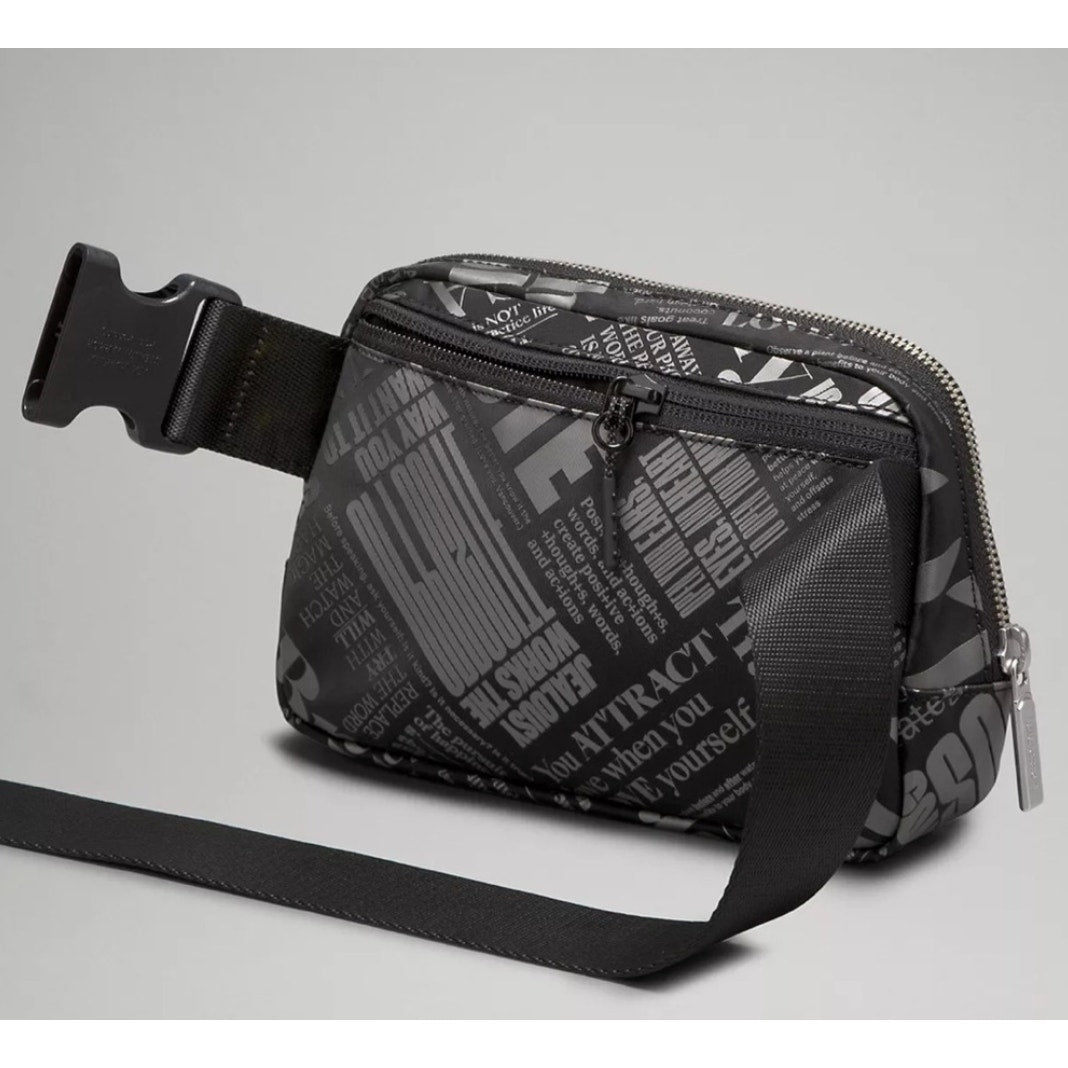 2304 NWT LULULEMON Everywhere Belt Bag 1L Manifesto Print