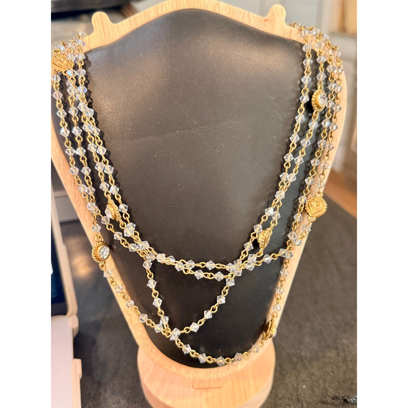 0275 Virgin Saints & Angels Magdalena 6mm Crystal light Blue - Gold *SOLD OUT