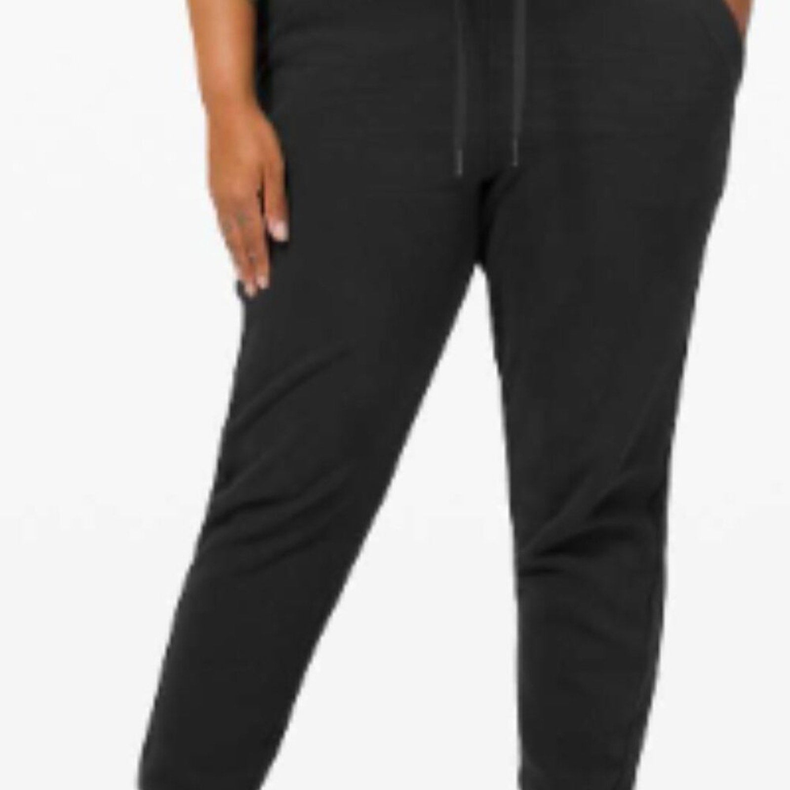 (6321) LULULEMON SCUBA JOGGERS in SZ 6 in BLACK
