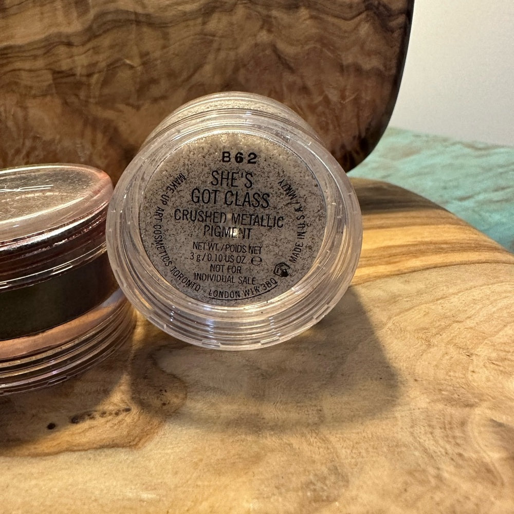 MAC Metallic pigment - used/retired