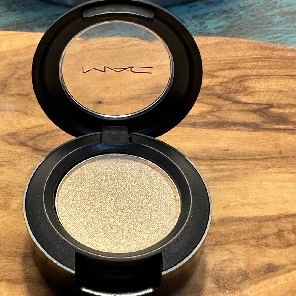 NIB MAC COSMETICS - eyeshadow - retired colors