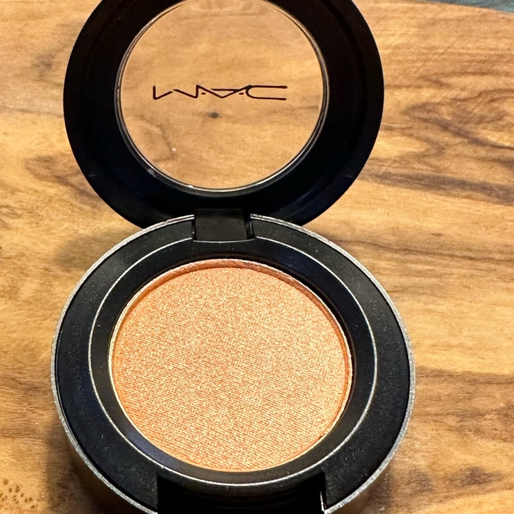 NIB MAC COSMETICS - eyeshadow - retired colors