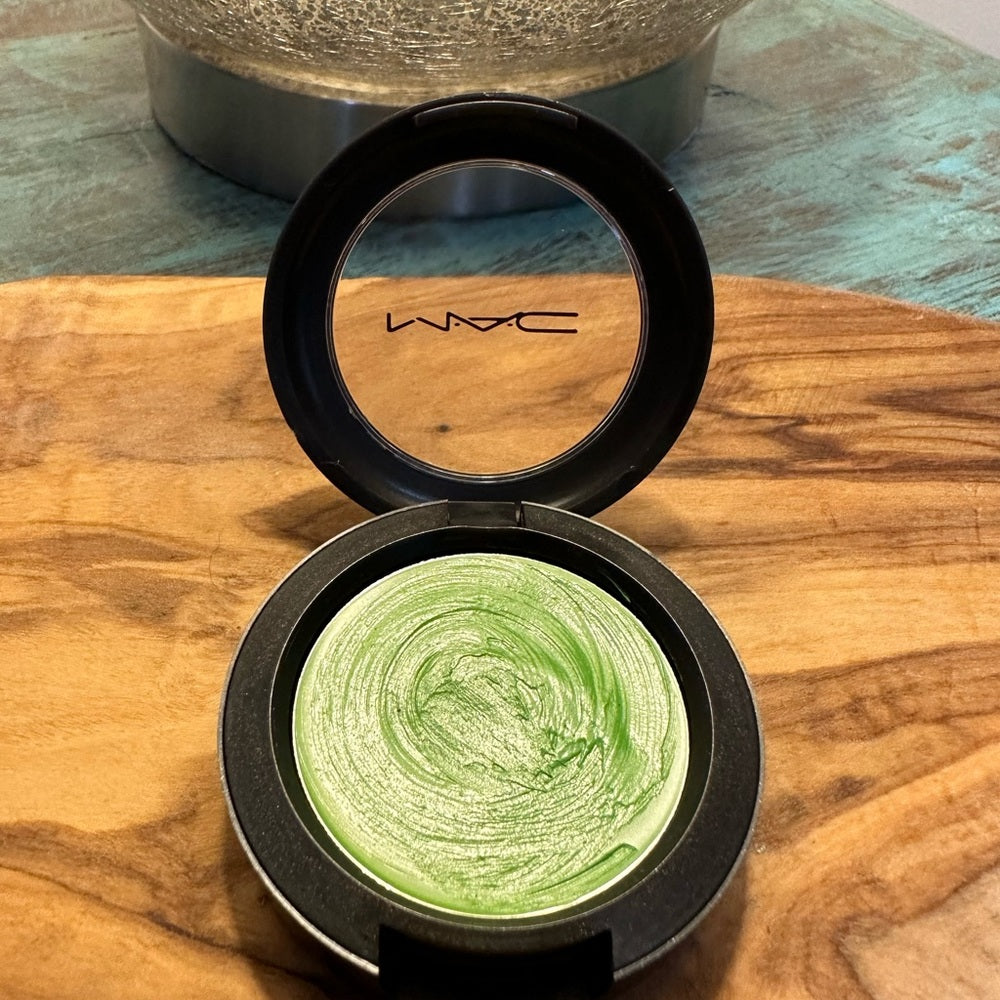 MAC COSMETICS EYEGLASS - very rare in JEALOUS