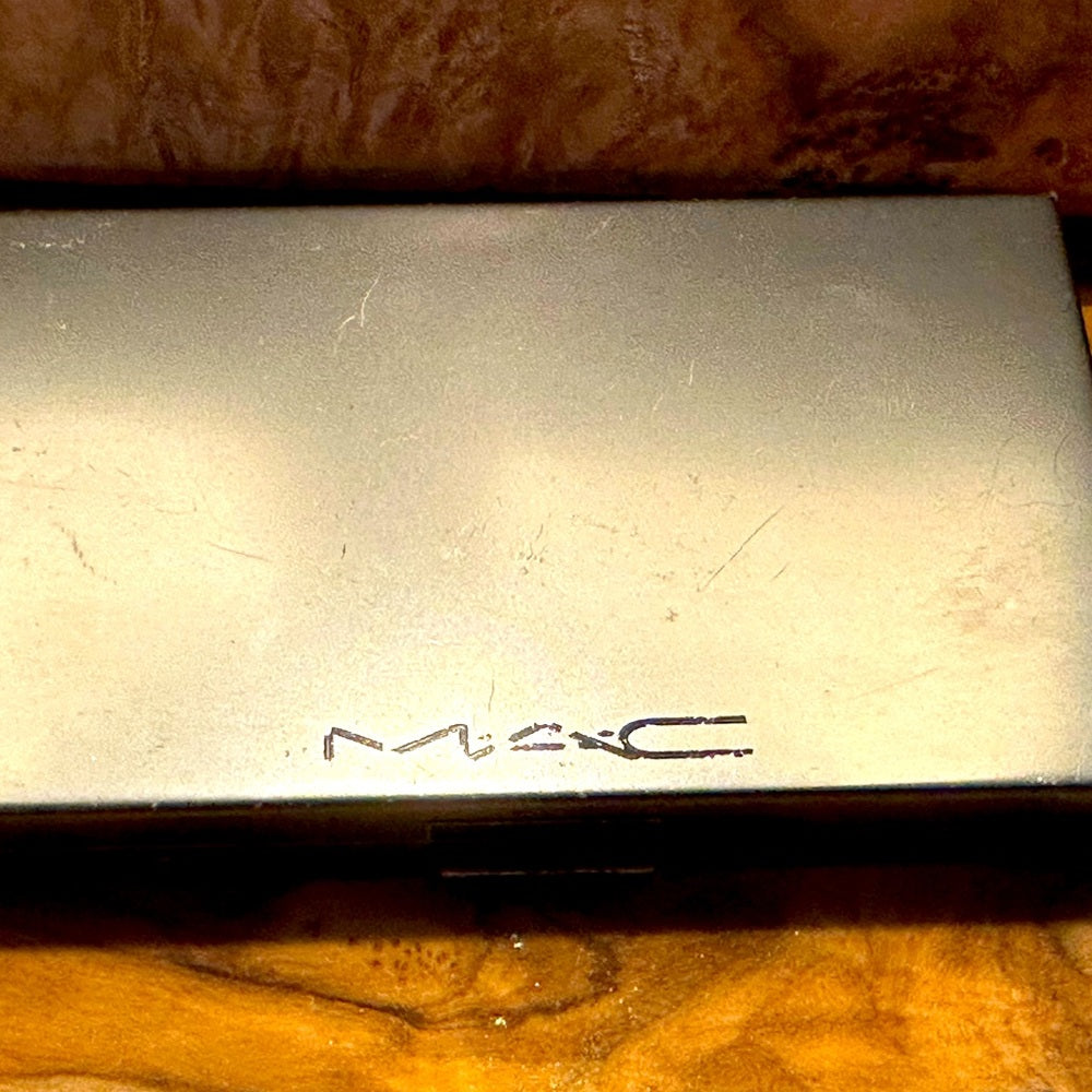 MAC COSMETICS - wear/tear- LIP PALETTE SIX/1