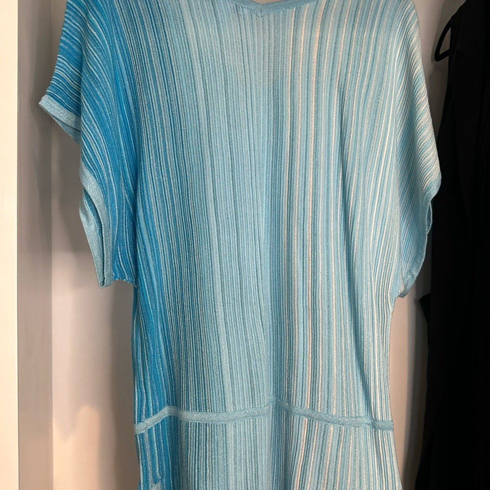 (004) Double V neck pullover w/ tie size XS