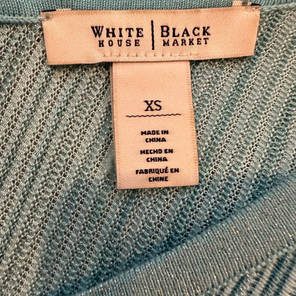 (004) Double V neck pullover w/ tie size XS