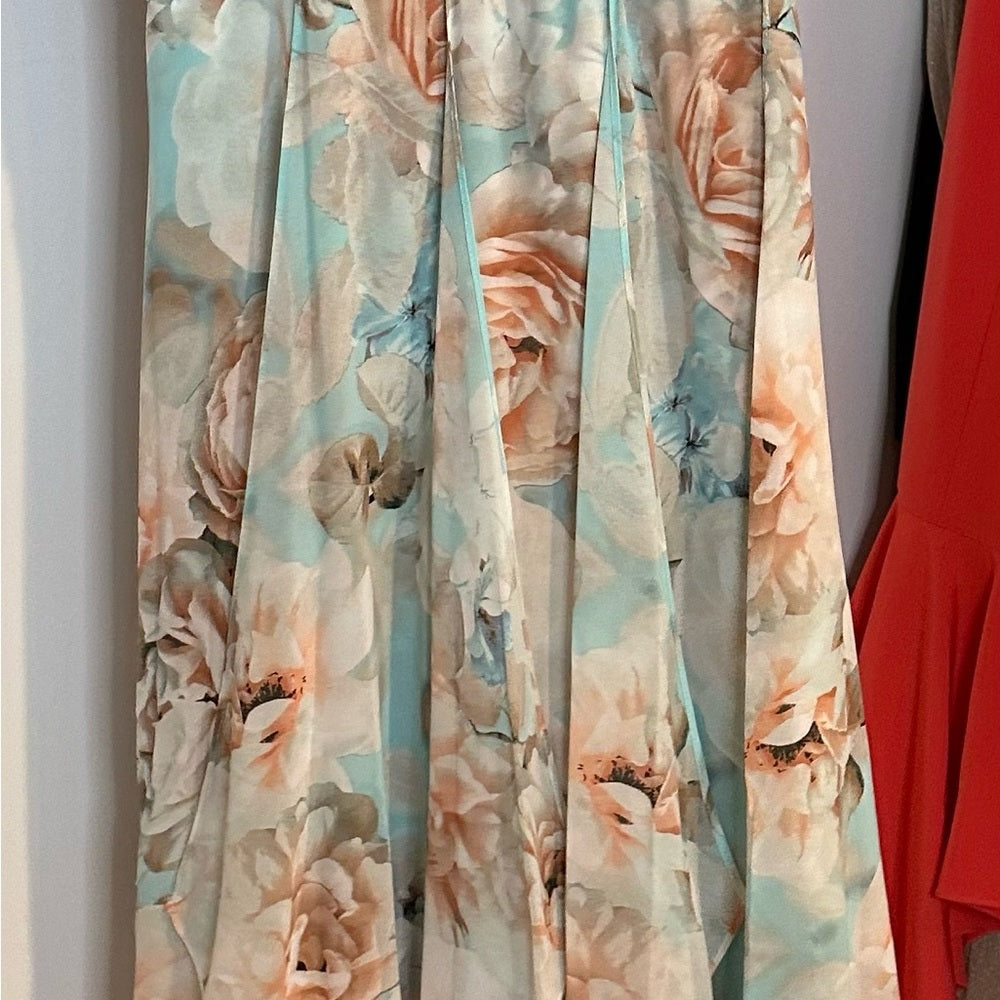 (76) CALVIN KLEIN TIERED LAYERED GOWN Sz 10