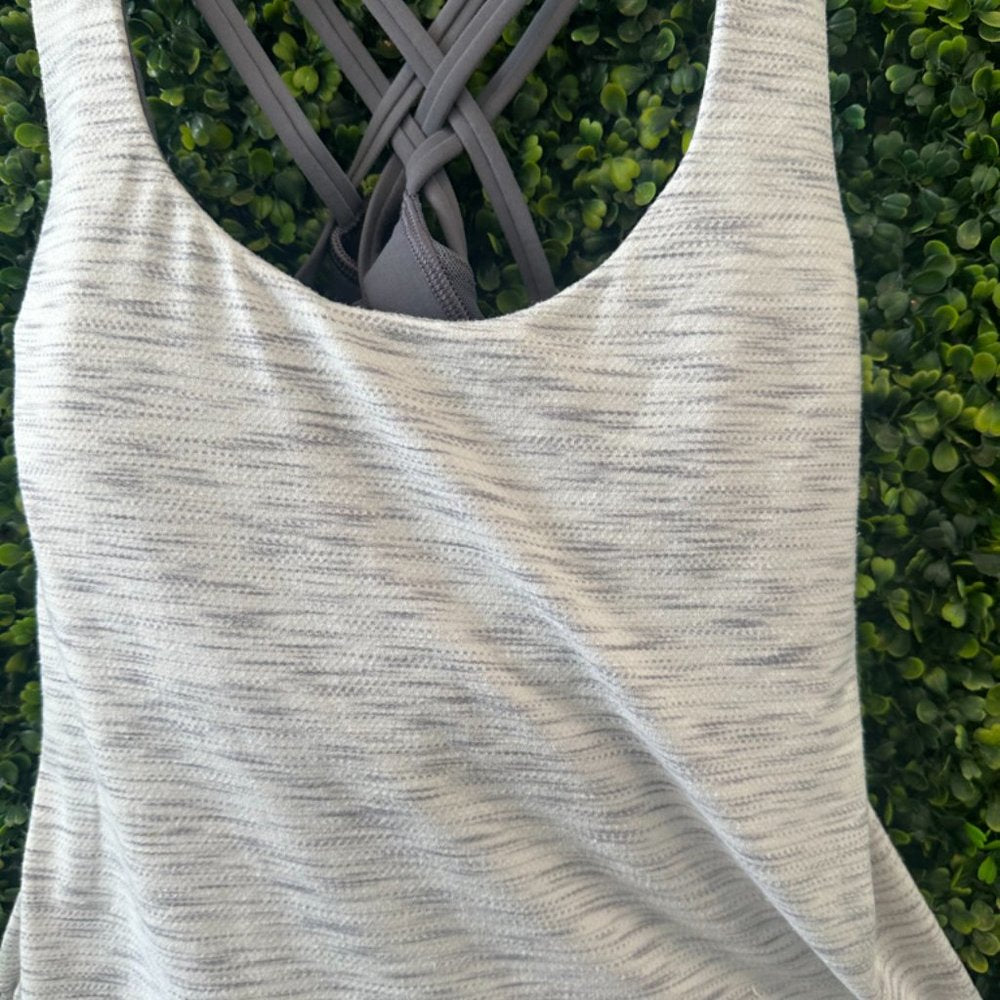 (61) 🍋 LULULEMON TANK w/BRA Heathered Grey/Grey Sz 8