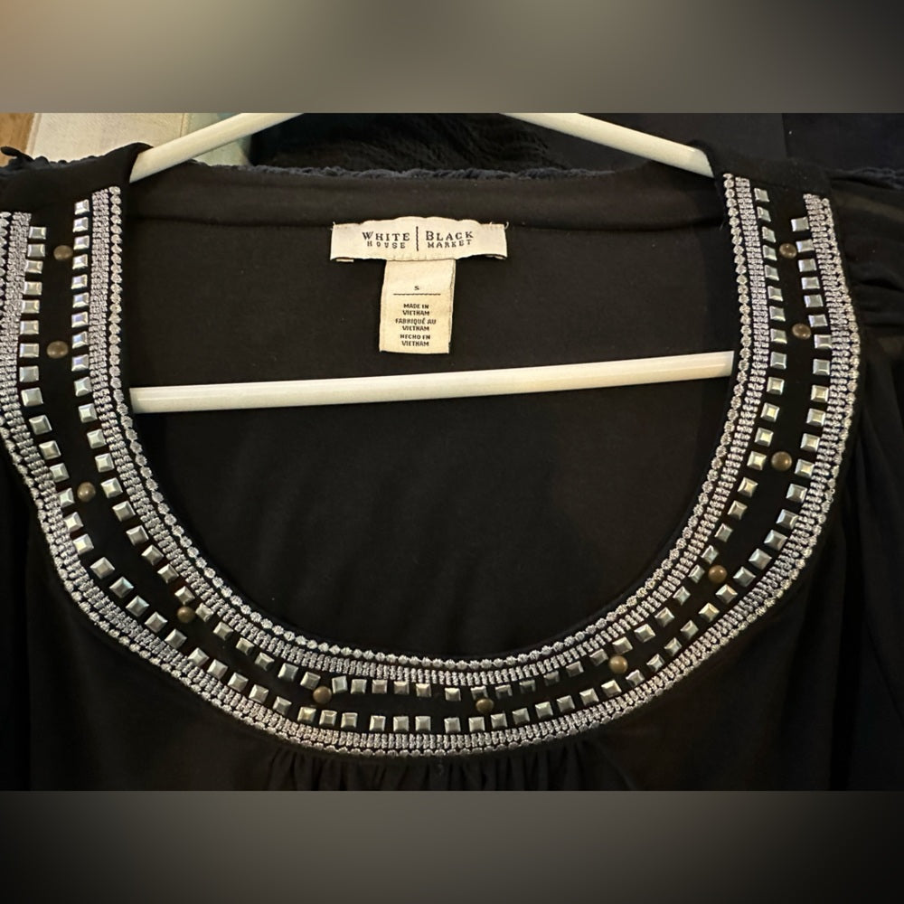 WHBM DRESS WITH EMBELLISHMENTS AROUND COLLAR Sz S