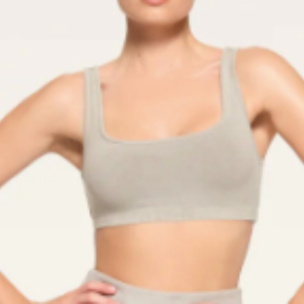 (2234) SKIMS NWT OUTDOOR  WIDE NECK BRALETTE