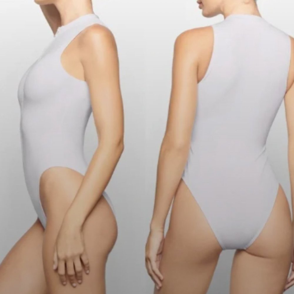 (2235) SKIMS  NWT SIGNATURE SWIM  ZIP FRONT SLEEVELESS ONE PIECE **RARE