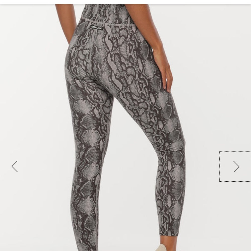 (1154) Lorna Jane python ankle biter leggings