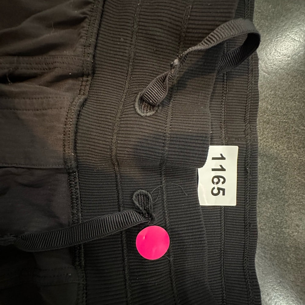 (1165) 🍋 LULULEMON STREET to STUDIO PANT (FLAW-Iron Mark/Sm Rip)