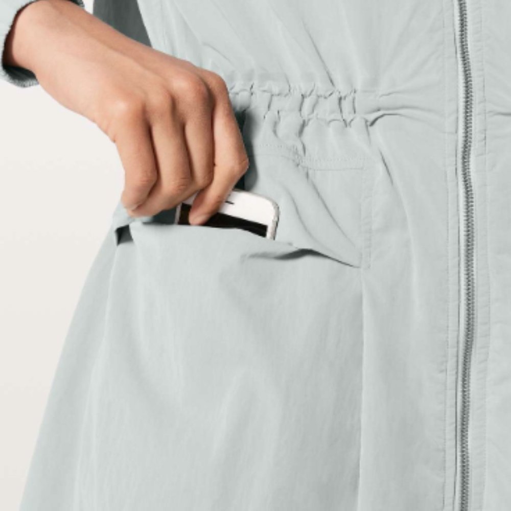 (2289) LULULEMON Pack & Glyde Jacket Sz 6