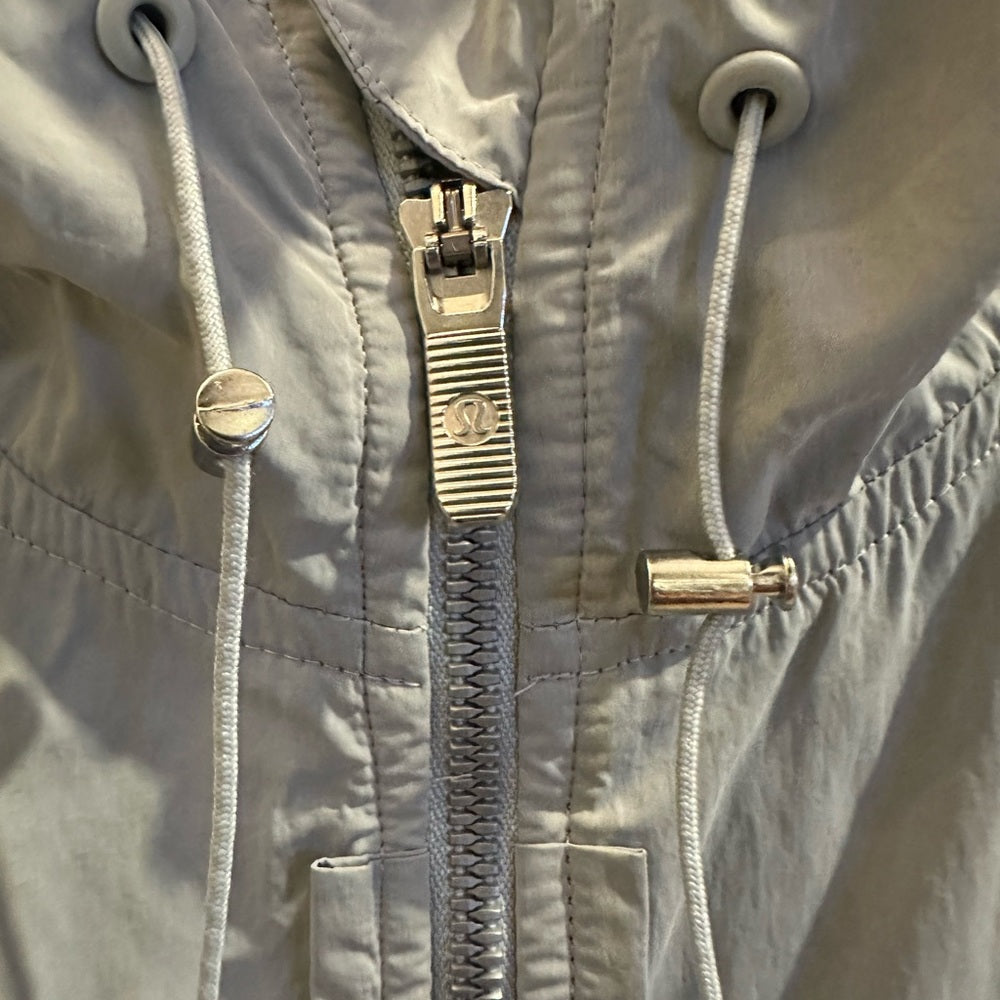 (2289) LULULEMON Pack & Glyde Jacket Sz 6