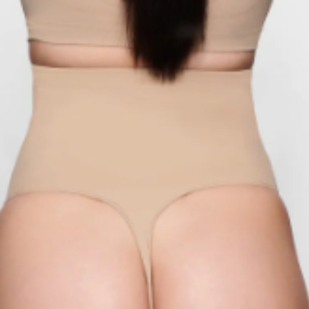 (1185/2454/55)) SKIMS SEAMLESS SCULPT HIGH-WAISTED THONG - CLAY