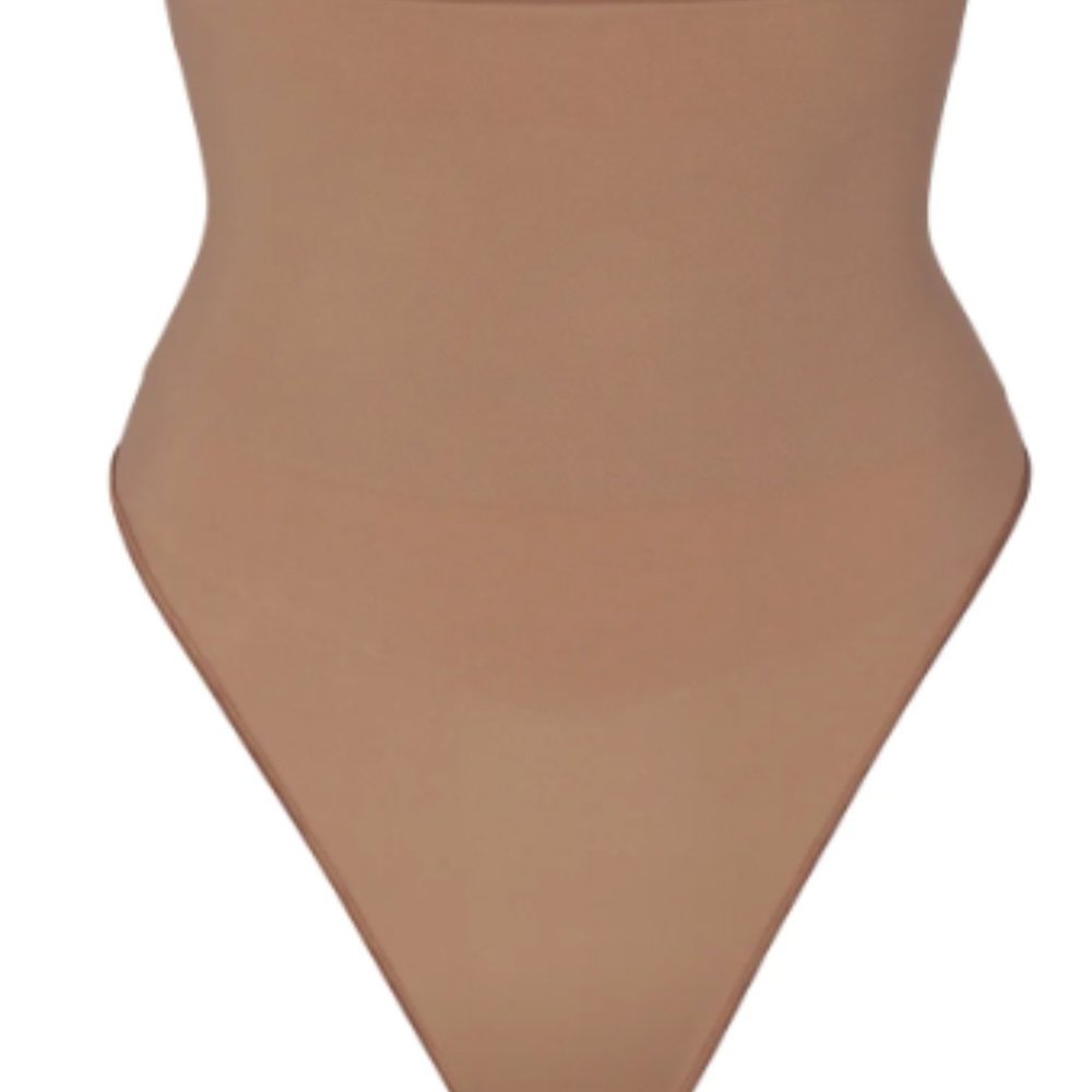 (1188/2458) SKIMS CORE CONTROL HIGH-WAISTED THONG - SIENNA