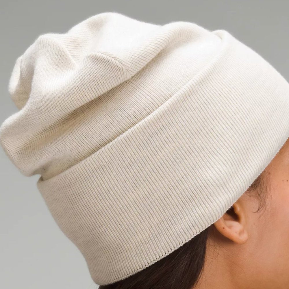 (2310) NWT Warm Revelation Beanie in Heathered Bone/White (SOLD OUT ONLINE)