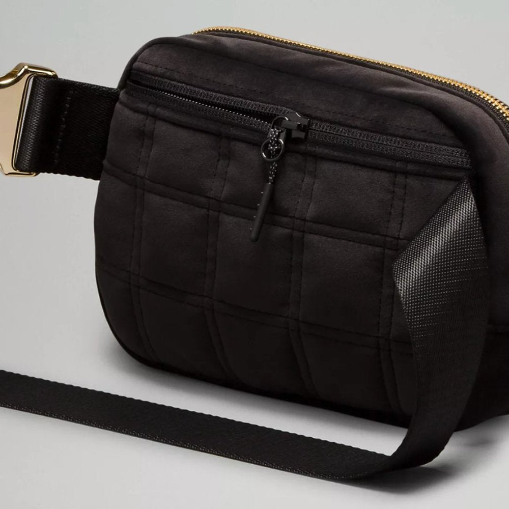 2305/06/08 NWT LLL Everywhere Belt Bag 1L Quilted Velour in blk/Gold (SOLD OUT)