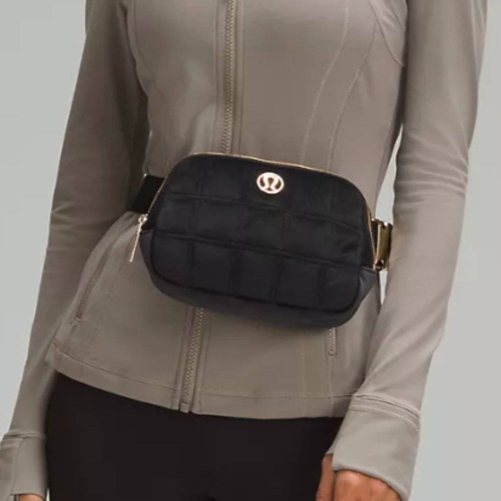 2305/06/08 NWT LLL Everywhere Belt Bag 1L Quilted Velour in blk/Gold (SOLD OUT)