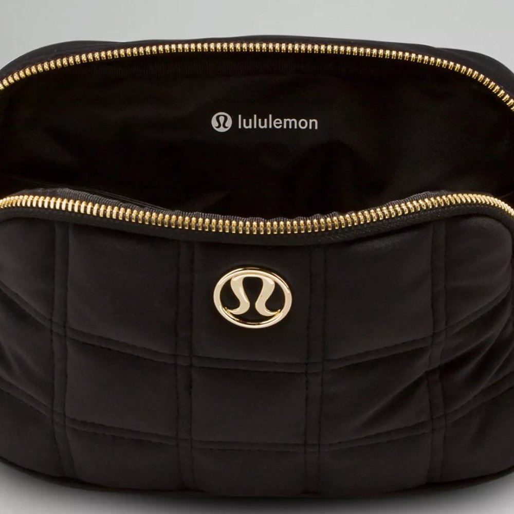 2305/06/08 NWT LLL Everywhere Belt Bag 1L Quilted Velour in blk/Gold (SOLD OUT)